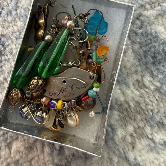 Estate Lot of Vintage Earrings - Picture 5 of 5